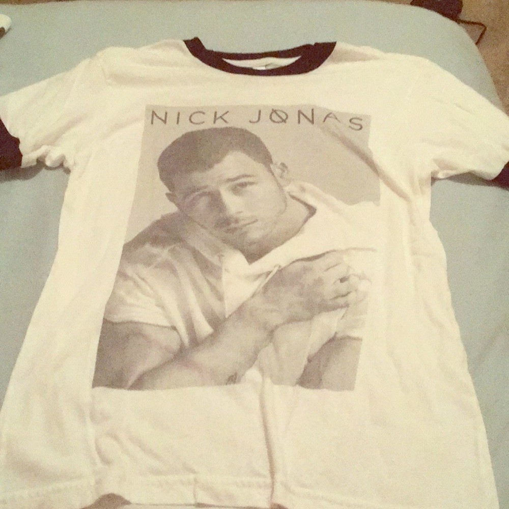 Nick Jonas shirt
